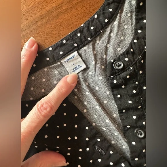 Large Old Navy Black with white polka dots - Picture 7 of 9